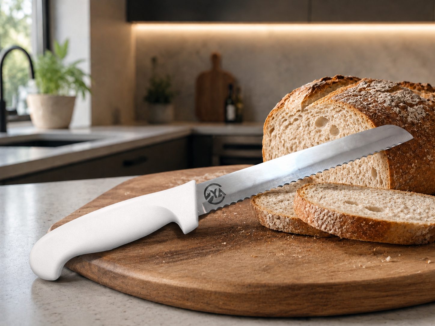 Serrated knife - White